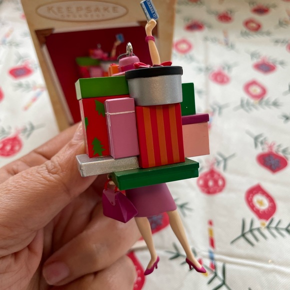 Born to Shop! Hallmark Keepsake Christmas Ornament NEW with box 2004 - Picture 2 of 7